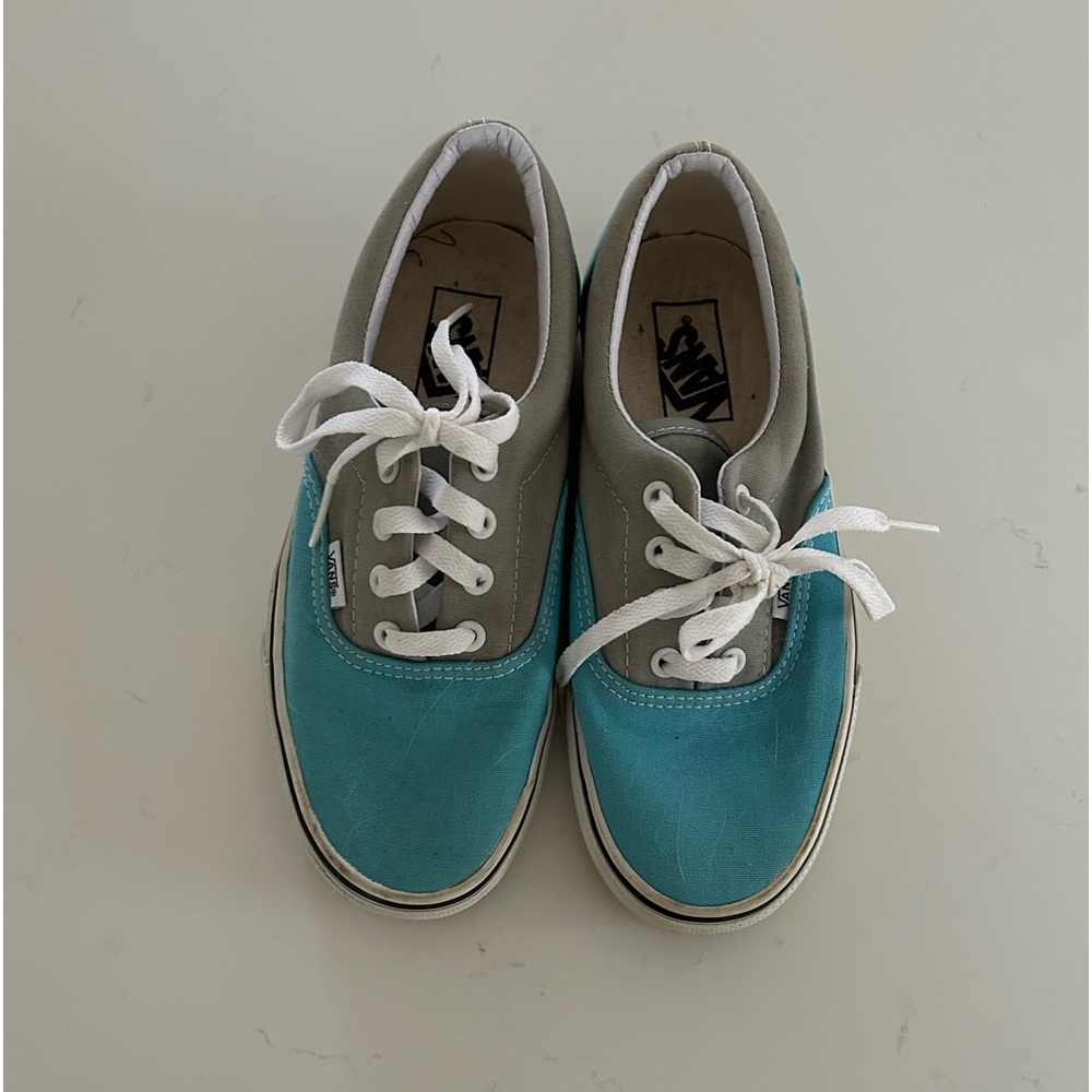 VANS TC8D Blue / White
Size 5.5/7 Low Top shoes skater